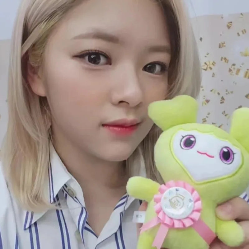 2025 Korean Super Star Twice Momo Plush Kpop Keychain Stuffed Toys Character Nayeon Sana Jungyeon Lovely Doll For Fan Gifts
